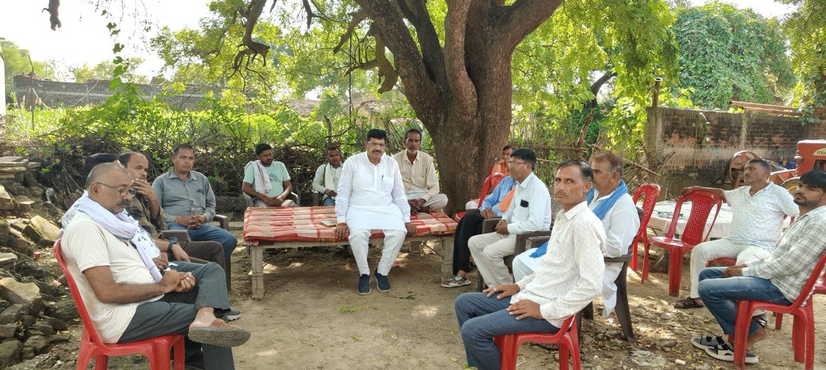 mla_pradeep's tweet photo. सेवड़ा विधायक माननीय प्रदीप अग्रवाल जी शोक संवेदना व्यक्त की साथ में रहे दादा लाखन सिंह चौहान गोपाल श्रीवास्तव कमल सिंह चौहान डॉक्टर शिवराज सिंह चौहान पूर्व सरपंच गजेंद्र सिंह चौहान नीरू चौहान उत्तम त्रिपाठी विजय सिंह निरंजन मंगल परिहर पवन पाठक आदि https://t.co/7su3SmL3lv