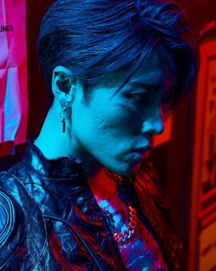 arege_z's tweet photo. @MIYAVI_OFFICIAL Miyavi is always so smart and cool....... !!!! Omg Miyavi 💅💅💅💅💅💅💅💅✨✨✨⛪⛪🎌🎌🎌 https://t.co/XugOf8M5Bc