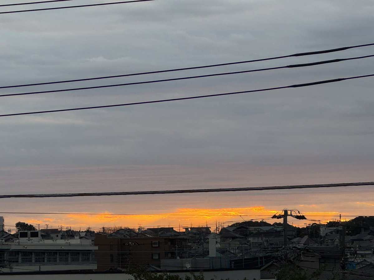 sunsunriko's tweet photo. おはようございます。今朝もしっかり朝活。富士山は残念でしたが筑波山、スカイツリー秩父の山がしっかり見えました。今日は少し雲が多い日になるのかな？
＃朝活　#イマソラ　#空が好き https://t.co/L2xjvi39wt