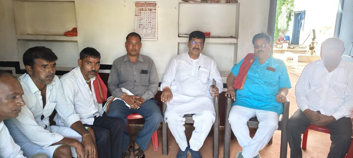 mla_pradeep's tweet photo. सेवड़ा विधायक माननीय प्रदीप अग्रवाल जी शोक संवेदना व्यक्त की साथ में रहे दादा लाखन सिंह चौहान गोपाल श्रीवास्तव कमल सिंह चौहान डॉक्टर शिवराज सिंह चौहान पूर्व सरपंच गजेंद्र सिंह चौहान नीरू चौहान उत्तम त्रिपाठी विजय सिंह निरंजन मंगल परिहर पवन पाठक आदि https://t.co/7su3SmL3lv