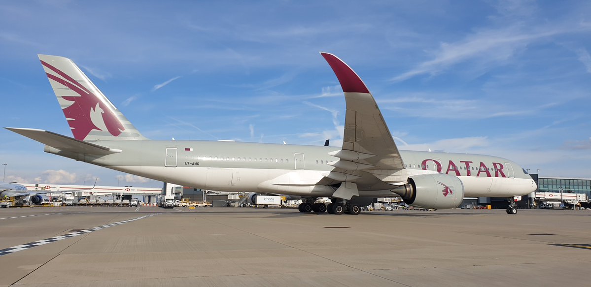 La76553581Lane's tweet photo. @jasonlanesplanes Qatar Airways Airbus A350-941 A7-AMG Heathrow Airport 10-8-2026 #qtr #qatarairways #airbus #a350 #a359 https://t.co/TdiuldLj1g