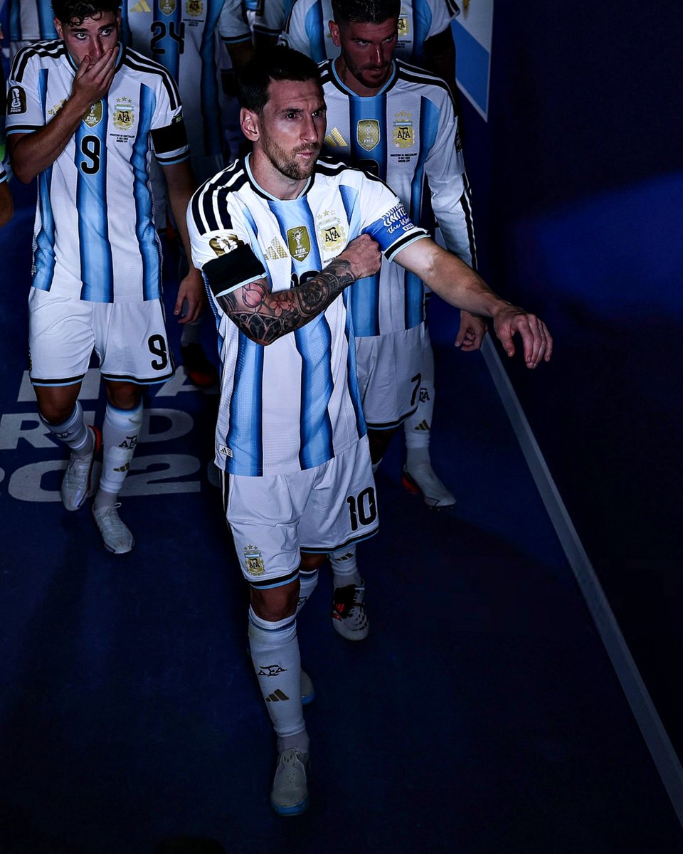 B24PT's tweet photo. Messi é titular na Argentina. Pela última vez. https://t.co/uBjBTmfxo9