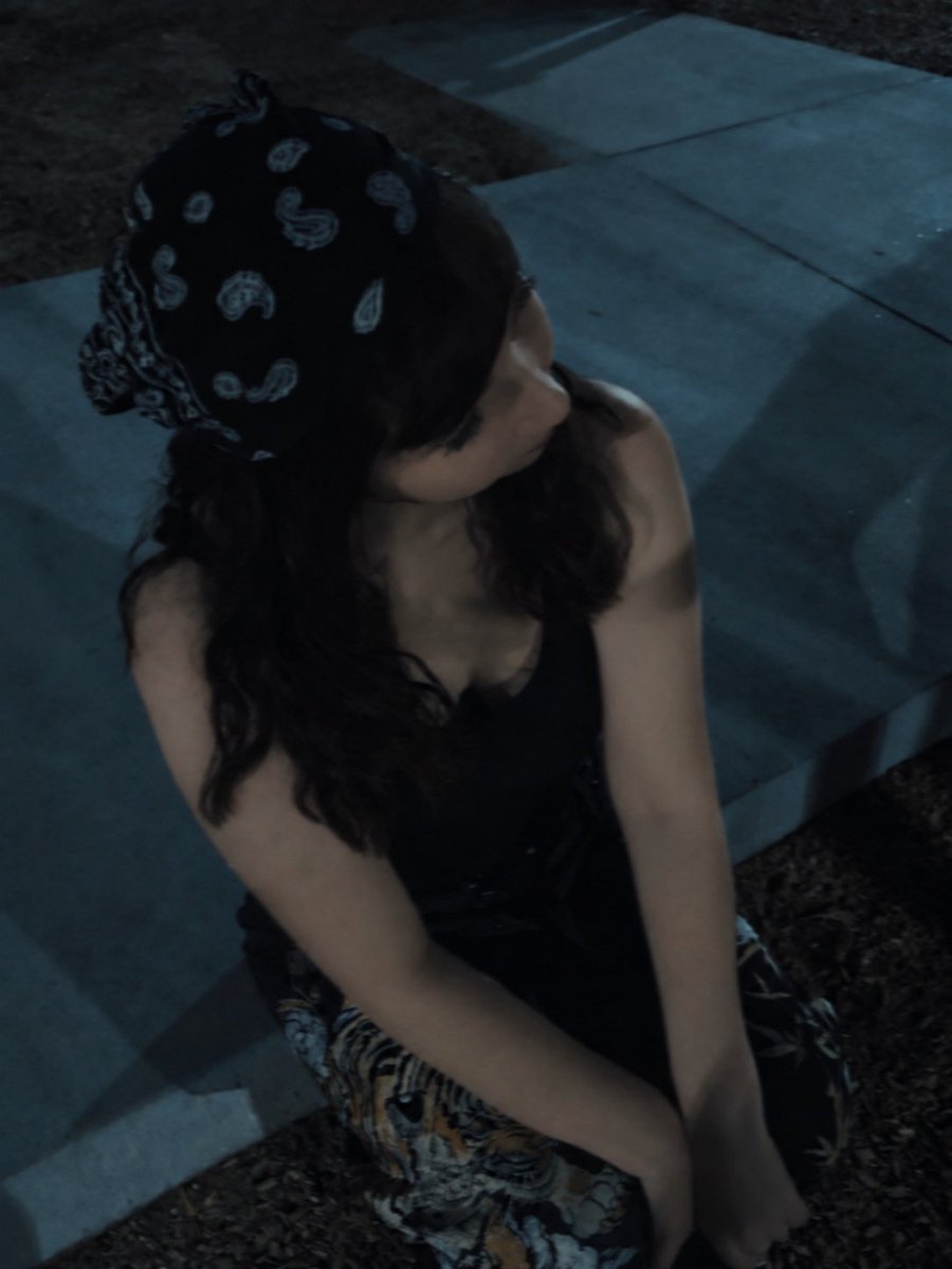 lvsmnry's tweet photo. ｡˚꒰ঌ ໒꒱˚｡ duvi 🪽.ᐟ.ᐟ
- 24
- she/her 
- games: outlast trails, cotl, sally face, omori, little nightmares, reanimal, dispatch
- luvs: cats, sleeping, reading, jason todd, music, sf redbulls, nighttime

mdni! +18 plss #moothunt #promotwt https://t.co/AeME4ZRZis