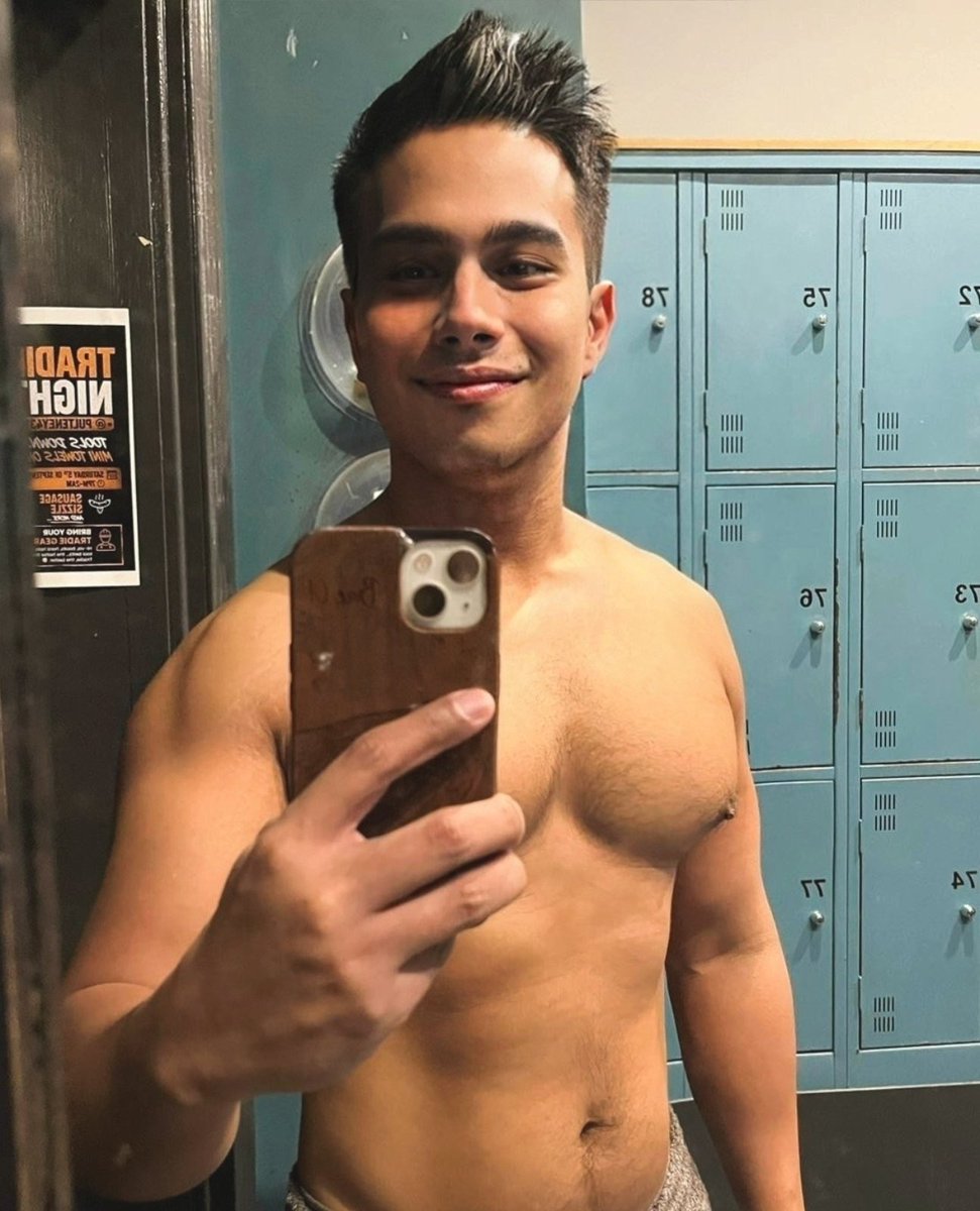 vhin2x's tweet photo. +1 🎉🎂🥳🎈🎊🎁

I’m not 
Talented.

Just
Very fucking
Good,

At never
Giving up!!! 😇😇😇

Thank you Lord….  #selfie #australia #northadelaide #birthday #mybirthday #boynegro #eyebags #fit #fam https://t.co/Uddkf3QFJE