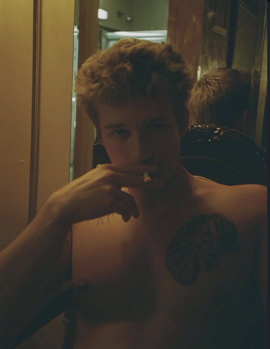 striaghtwhite09's tweet photo. Look at you already staring.
Shirtless, Covered in ink, Cigarette hanging. Legs open 
And you’re still pretending you’re not already soft for it 
Keep scrolling if you want. Or open your wallet like a good boy and prove you’re not just another broke spectator.
Tribute Now 
I don’t entertain freeloaders🤬🤴
#Findom #PayPig