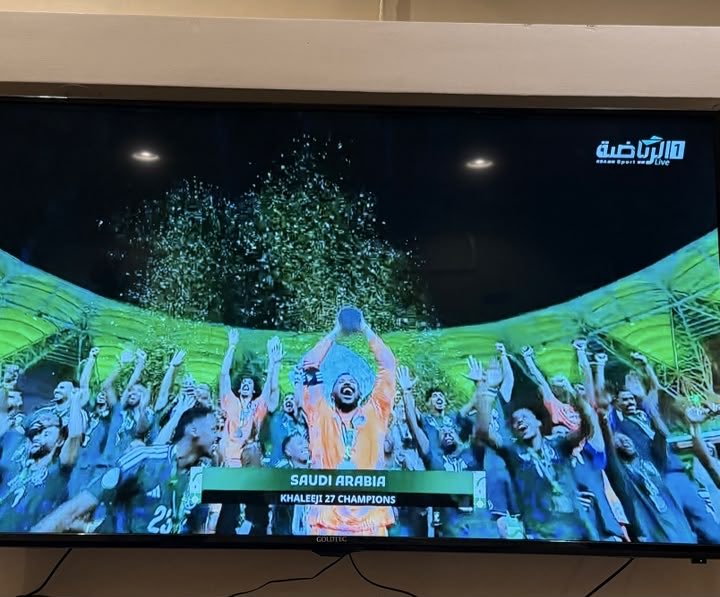 reham_sjg's tweet photo. القمة خضرااااااء 💚💚💚🇸🇦🇸🇦🇸🇦🏆
#خليجي٢٧ 
#الاخضر_بطل_الخليج https://t.co/VN4RQeSSdY