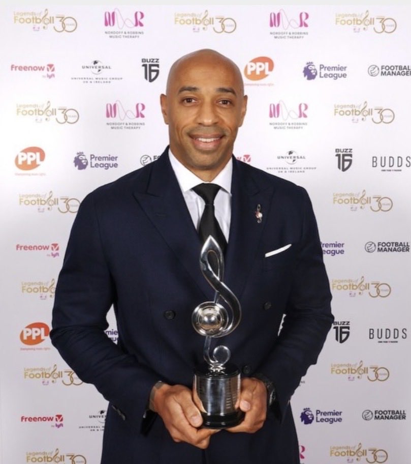 ArsenalN7's tweet photo. Thierry Henry receives the 2026 Legends of Football Award 🏆 https://t.co/Q28tbRbPtW