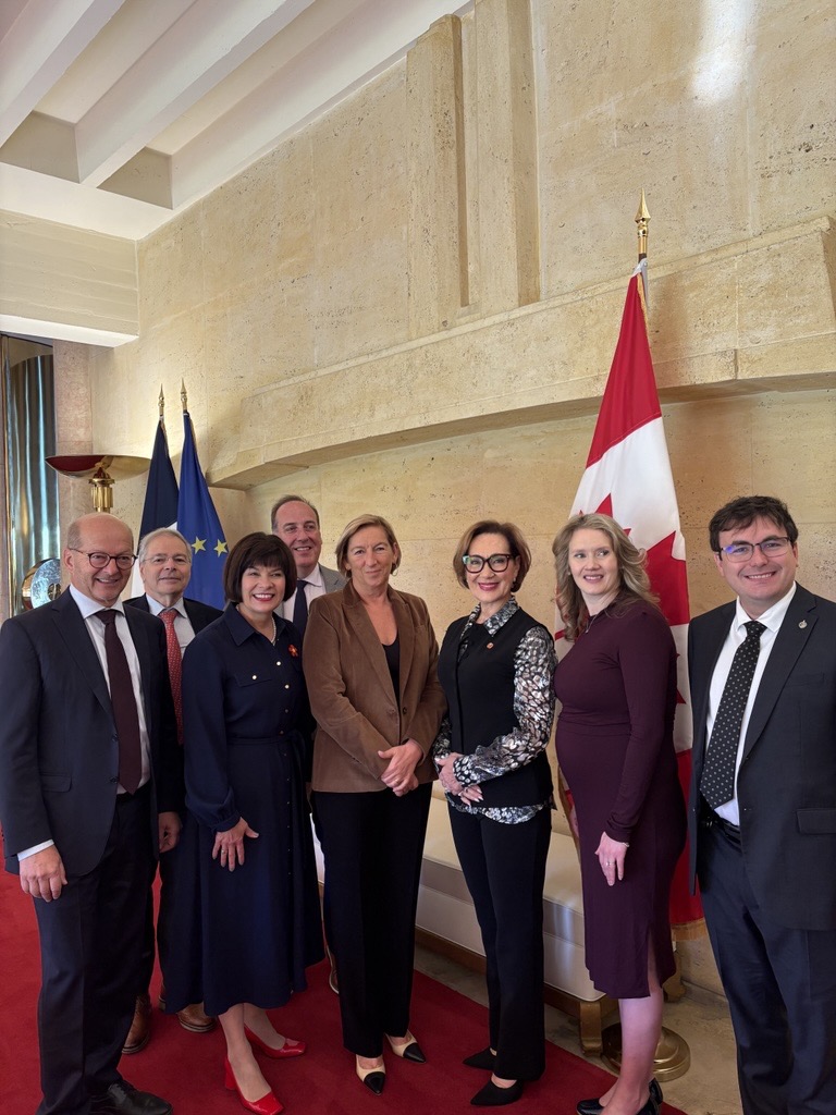 senatcarignan's tweet photo. Merci à la nouvelle ambassadrice de France au Canada, Mme Hélène Farnaud-Defromont, pour son accueil chaleureux.
Bienvenue au Canada!
Avec l’Association interparlementaire Canada–France, nous continuerons à renforcer les liens qui unissent nos deux pays.
@DiplomatieParl #CAFR https://t.co/jTpkltn4CL
