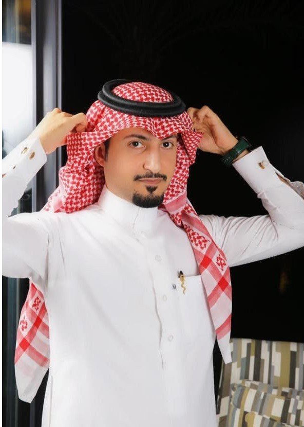 yyvip911's tweet photo. @NFCoqu8 @BuAbdulla_UAE يقول في احد يسأل عني 😂😂😂 https://t.co/OthyZGPpXX