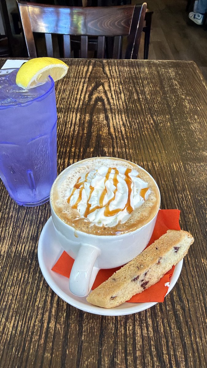 M_Deeeezy's tweet photo. very much needed brunch day 🍳 https://t.co/lq8LY0fIYq