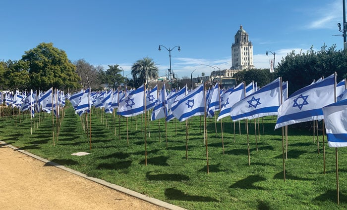 academic_la's tweet photo. This is absolute bullshit. After October 7th the entire world stood in solidarity with Israel. They painted the Brandenburg Gate, Eiffel Tower and Empire State in Israeli colors. But we squandered that sympathy by committing the worst crimes imaginable. https://t.co/C1XsHj3aX1