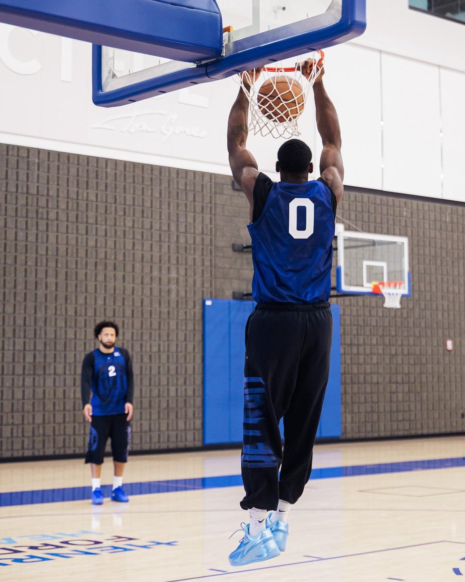 DetroitPistons's tweet photo. In the gym working. https://t.co/QMVjijRVDS