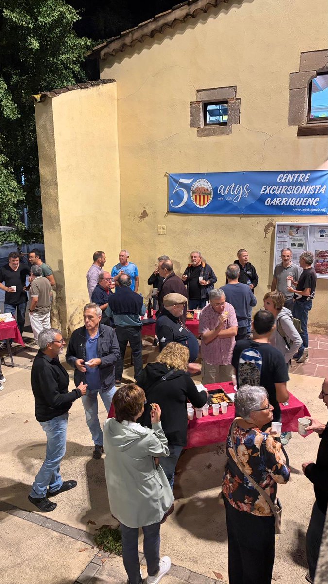 jordimerino75's tweet photo. Les Vegueries de la @FEEC_cat son el punt de trobada i de debat de les entitats excursionistes amb el territori i la @FEEC_cat.
He estat al @CEGarriguenc a la reunió de la Vegueria del Vallès que comprèn els dos vallessos: parlant amb les entitats, escoltant-les i resolent dubtes.
La força de la nostra Federació son les nostres entitats.