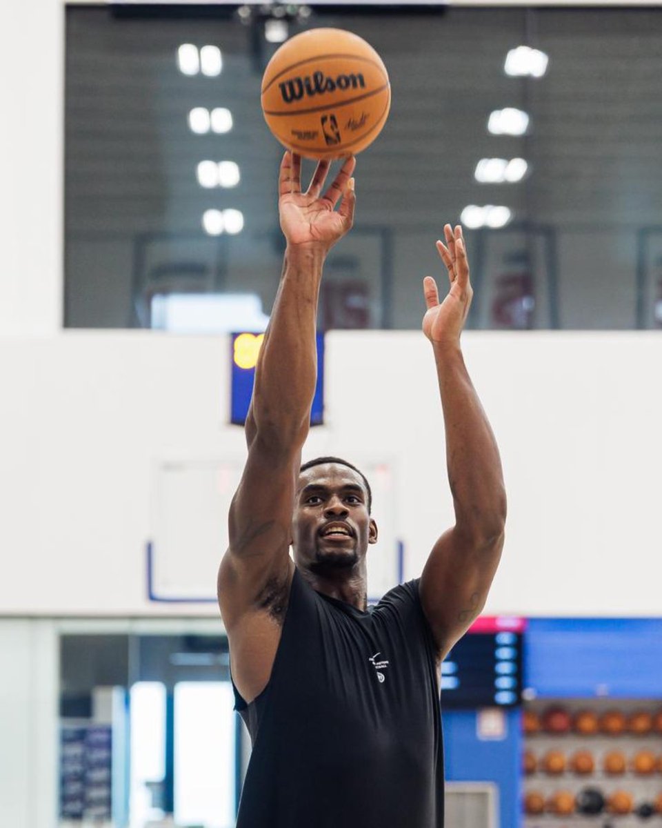 DetroitPistons's tweet photo. In the gym working. https://t.co/QMVjijRVDS