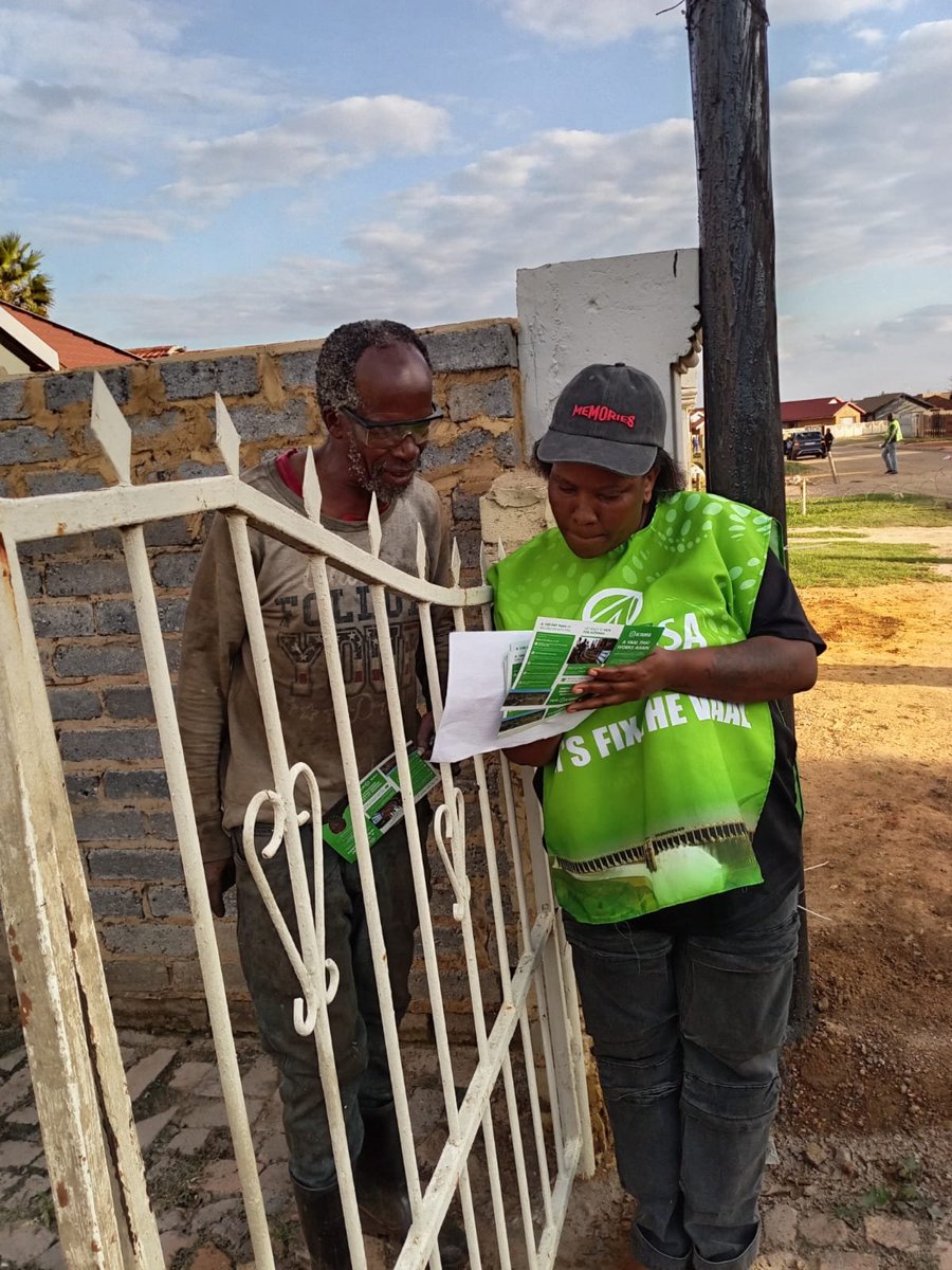 SedibengActions's tweet photo. #voteactionsa 💚🤍  . EMFULENI WARD 28 CANVASSING /DOOR TO DOOR @Funzi_Ngobeni @EvelynMondlana @ https://t.co/ksQCzPvKaH