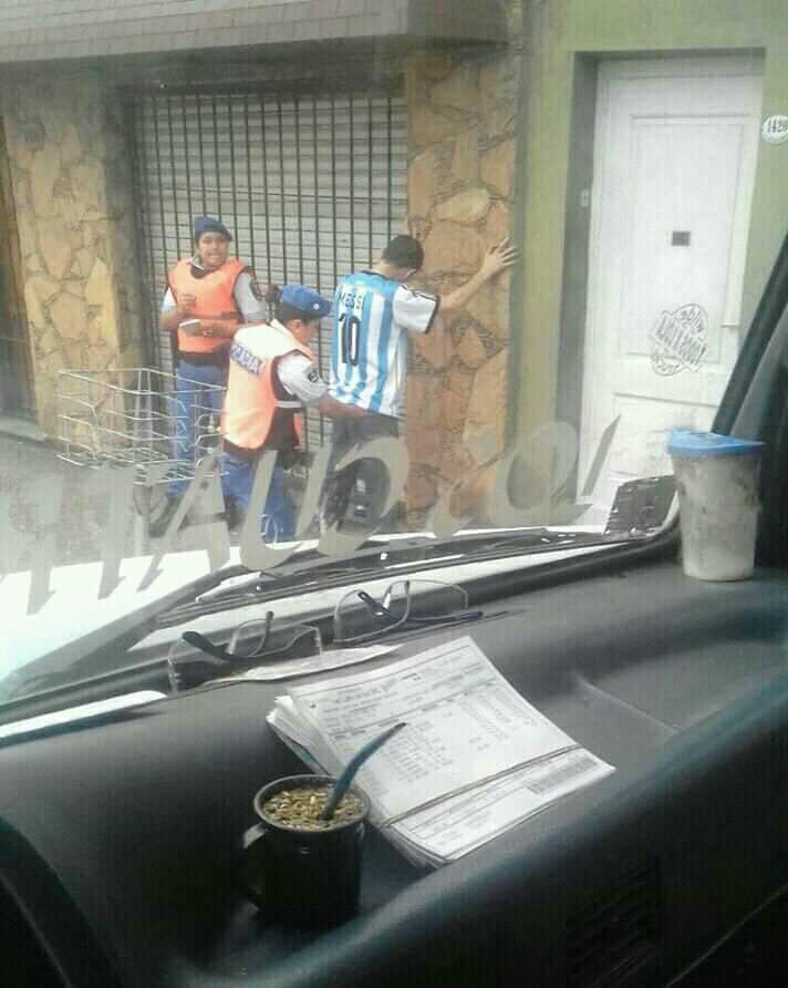 Leccocerosiete's tweet photo. déjalo en paz que hoy es su despedida forra https://t.co/XAu92K9ssT