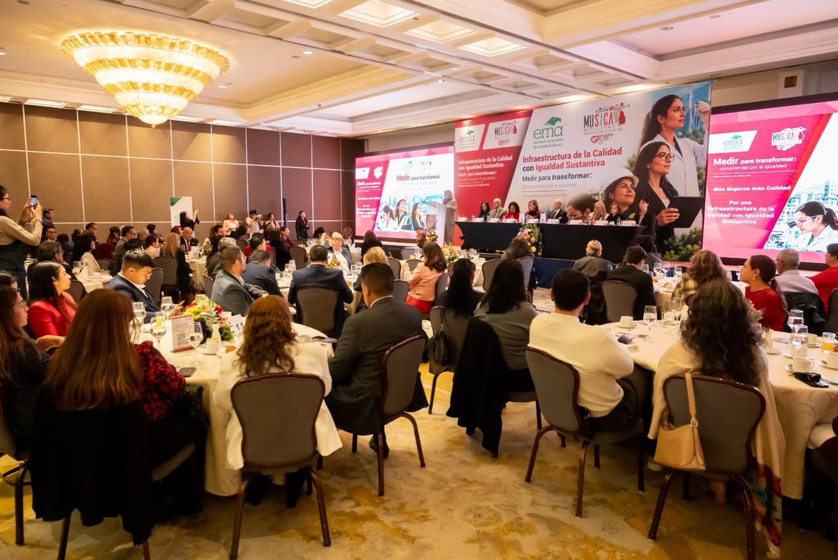 Ines_GONI's tweet photo. Tuve el gusto de participar en el diálogo "Por una infraestructura de la calidad con Igualdad Sustantiva", presentado por @mujeres_snic y @ema_ac. En este espacio destaqué la importancia de transitar hacia una normatividad del trabajo con perspectiva de género para reducir las desigualdades laborales.

Pusimos sobre la mesa la relevancia de promover ambientes laborales libres de discriminación y violencia, garantizando entornos de trabajo seguros y saludables con condiciones equitativas e inclusivas. 

En la Ciudad de México la transformación avanza en materia de igualdad sustantiva y espacios de trabajo más justos.

#CapitalDeLaTransformación #UtopíaLaboral