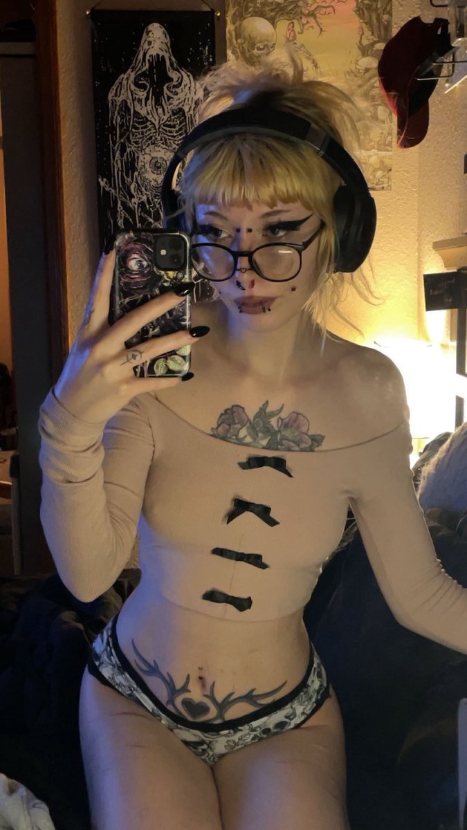 sickcyn1c's tweet photo. try escaping me, i dare u

findom findomme altdomme drain whale finsub humanatm paypig https://t.co/9zuYcJ8cBm