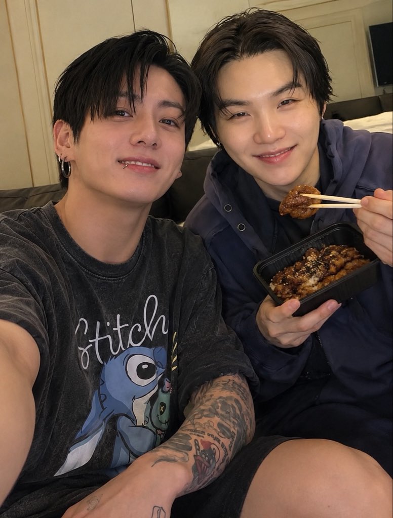 realsuga001's tweet photo. 💜 https://t.co/jGoJ7qKzb2