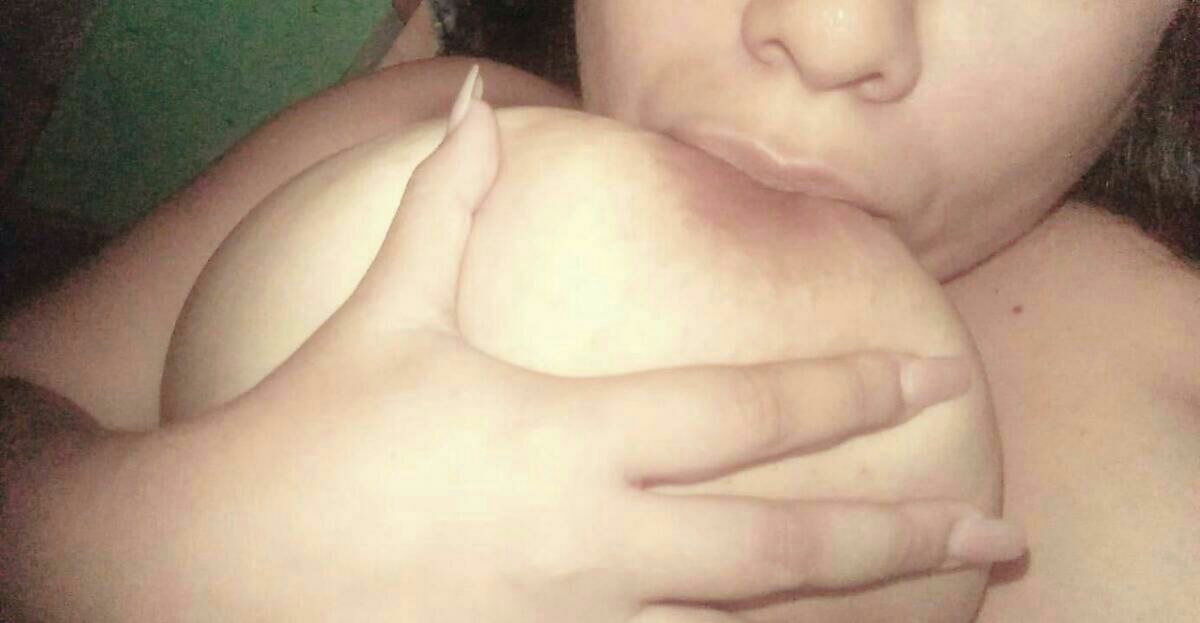 bigLegsAndMore's tweet photo. #nsfw #tetona #chichona #tetasyalgomás #bigtits #bigboobs https://t.co/hNVABliQHx