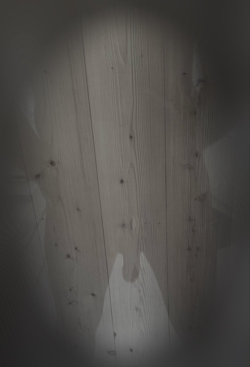 Clemetenzo's tweet photo. Un reflet dans la vitre, un bain trop chaud, et Madame qui craque. 🔥 Qui aurait résisté ? La suite est en message privé… ou sur demande 😈 https://t.co/J7X0u6ji5D