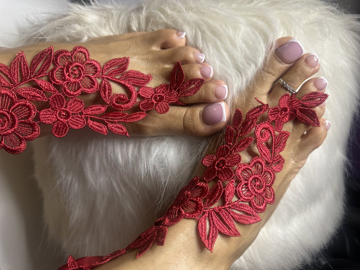 softsolestudio_'s tweet photo. Some lace for today❤️👣✨ 
What do you want to see next❤️ https://t.co/97IqtbU5HQ