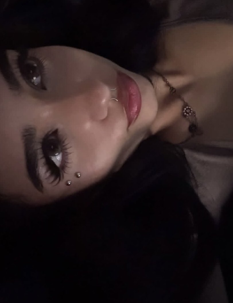_leeenaaaa_'s tweet photo. I look like a fucking chud from these angles😭 https://t.co/vM5IOawo0f