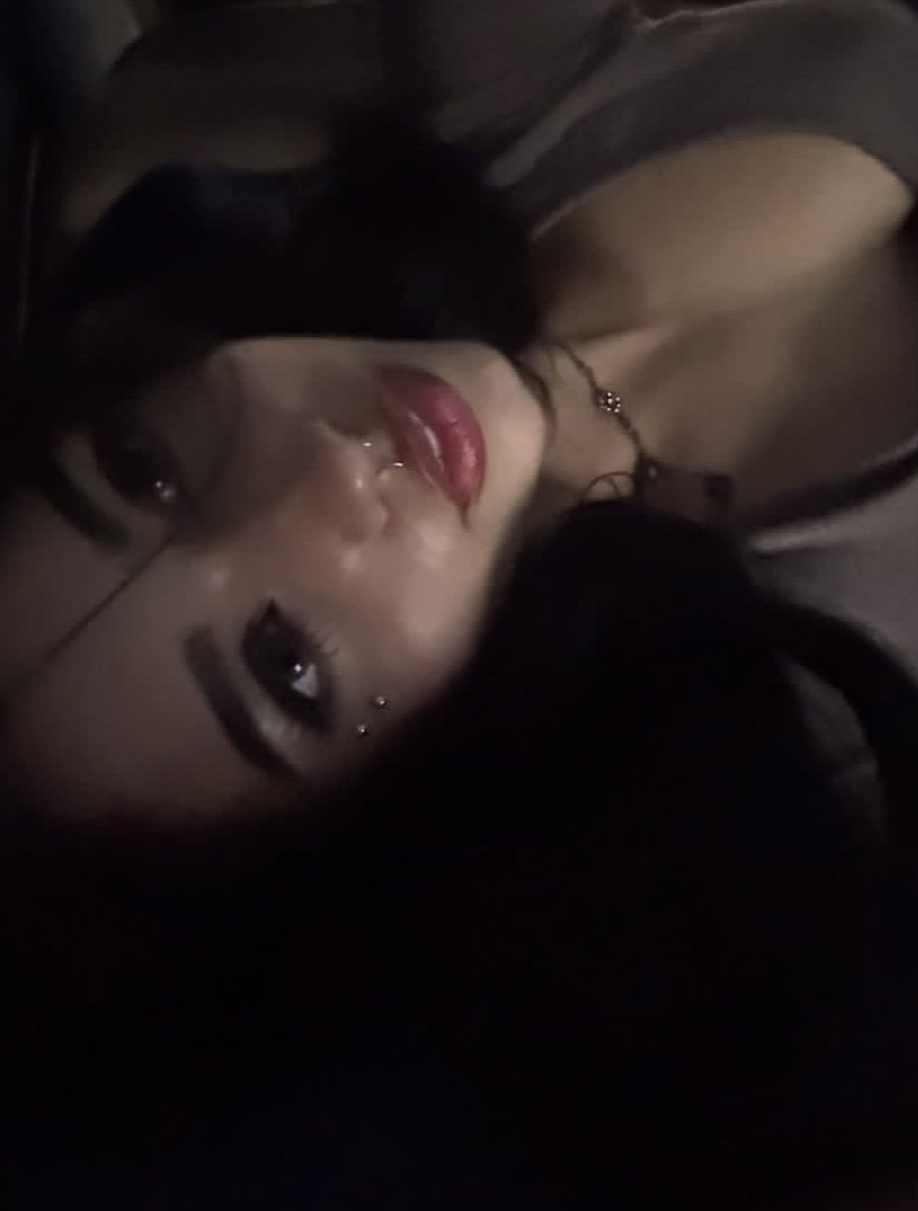 _leeenaaaa_'s tweet photo. I look like a fucking chud from these angles😭 https://t.co/vM5IOawo0f