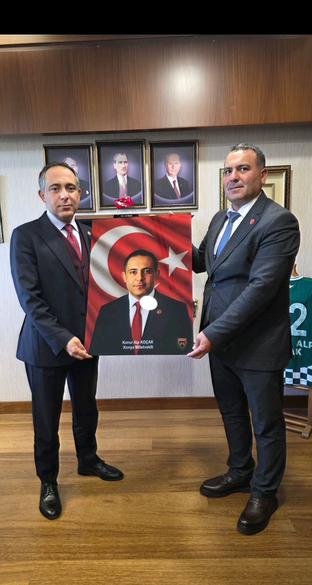 TmsyGaziler's tweet photo. @TmsyGaziler Terörle Mücadele Sırasında Yaralanıp Gazi Sayılmayanlar Derneği @aydem057
@mustafaulu60332
 Dernek Yönetimi olarak
Bugün TBMM'DE  Konya Milletvekilimiz çok değerli sn @kocakkonuralp   vekilimizi ziyaret ettik.
Kıymetli Vekilimiz her daim gazilerimizin camiamızın yanında olmuştur. Kıymetli desteklerini hiç bir zaman unutmayacağız
Bu kanunun çıkmasında  emeği geçen başta sn Cumhurbaşkanımız sn @RTErdogan   @MhpTbmmGrubu @mhp Genel Başkanımız sn @dbdevletbahceli sn @erkanakcay45 sn @MKalayci42 sn @ifarukaksu  olmak üzere kıymetli Bakanlarımız  ve başkanlarımıza sn  @avabdullahguler @MahinurOzdemir   sn @hulusiakarmedya bakan Yardımcılarımız sn @ztarikdaroglu  sn Dr. @SayimMadak  bakanlarımıza geceli gündüzlü çalışan sn @celebimehmeta  vekilimize Refik özen  sn @FeyziBerdibek1 kıymetli bürokratlarımıza sn @mhrmkurt  beye ve emeği geçenlere şahsım ve camiamız adına sonsuz teşekkürlerimizi sunuyoruz.

Tmsy Derneği Genel Başkanı

@ErtugrlGaziTmsy 

Ertuğrul Gazi Demir