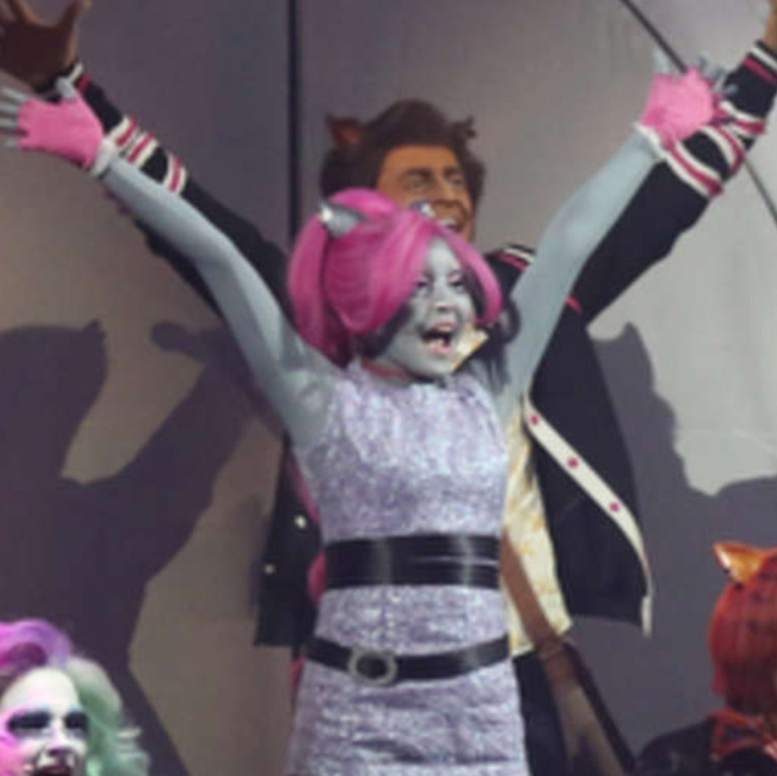 holthyde_'s tweet photo. the official live action musical painted her gray for a reason. 

Because they know damn well nobody should be painting their fucking body black with bright pink lipstick 😭 https://t.co/gEFOtSJVmp