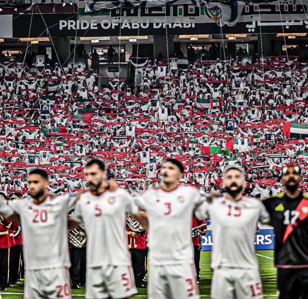 Alshaibani_9's tweet photo. من بداية البطولة و أنا مستغرب من حجم التفخيم والمبالغة في المديح للمنتخب .. بكل أمانة!

فوز على اليمن .. منتخب بلا دوري
البحرين .. جيل في نهايته ومستسلم
قطر .. بالصف الثاني ومباراة تحصيل حاصل
عمان .. بلا مستوى
ثم النهائي .. انهيار!

أما زلاتكو، فنعرفه من أيام العين
مدرب مهزوز، وكنت أعتقد أن الخبرات الدولية غيرته .. لكن انهيار اليوم، بهدفين في دقائق وثالث كان قريباً، أعاد لنا مشاهد رأيناها معه أمام الهلال والأهلي في آسيا !

المشروع الحالي يملك المقومات، لكنه يفتقد للفكر والنهج، ويبدو أقرب إلى العشوائية!

وبداية التصحيح أن نكون صادقين مع أنفسنا .. بعيداً عن التضخيم الإعلامي والجماهيري

نحتاج أيضاً إلى تجديد حقيقي في بعض الكوادر
فلا يعقل أن تبقى بعض الأسماء في مواقعها لأكثر من 15 عاماً دون تغيير!

المنتخب يحتاج شجاعة في التشخيص وجرأة في التصحيح
