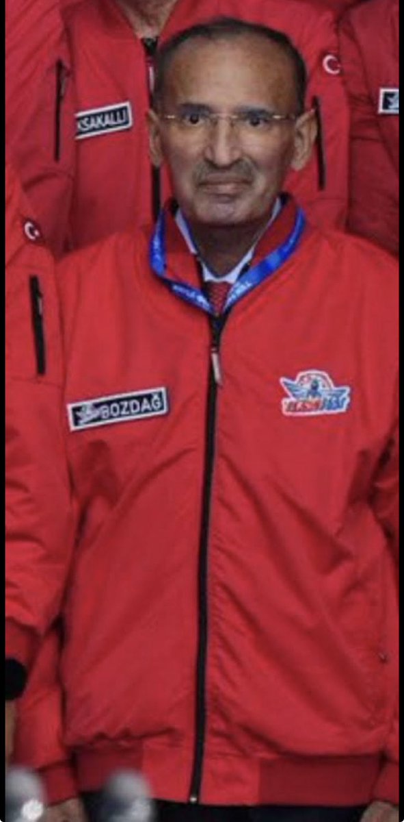 By78BYlLDIRIM's tweet photo. Nilay’ın öz babası tarafından tecavüze uğradığı dosyayı, çocuk ilk yolladığında okurken şok olmuştum.

Yavrum benim o sesindeki acı, insanların onu suçlanması, linç yemesi, azarlanması. 

Bekir Bozdağ’ın sağlık sorunları varmış.

Hiç üzülmedim, suratına baktım.

ADALET!‼️‼️‼️‼️ https://t.co/GiZiOBzT53