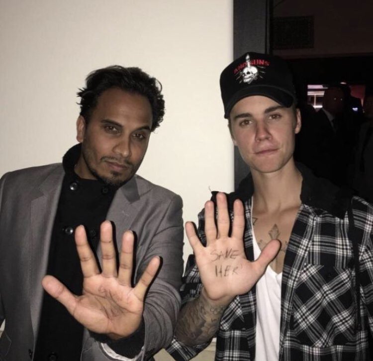biebrupdates's tweet photo. Justin Bieber também participou da Mission Save Her, campanha voltada ao combate ao tráfico e à exploração sexual de mulheres.

Reggie Benjamin, fundador do projeto, destacou o apoio do cantor à iniciativa:

“As pessoas podem dizer o que quiserem sobre Justin Bieber, mas ele é um cara verdadeiramente genuíno e um dos meus maiores apoiadores da caridade.”