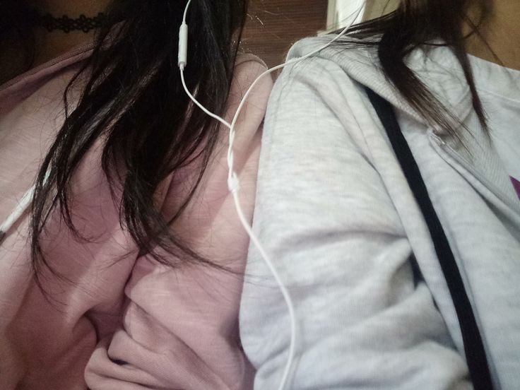 arrrrtu's tweet photo. ella y yo escuchando new jeans (ojalá tenerla conmigo) https://t.co/28iqlWa8FK