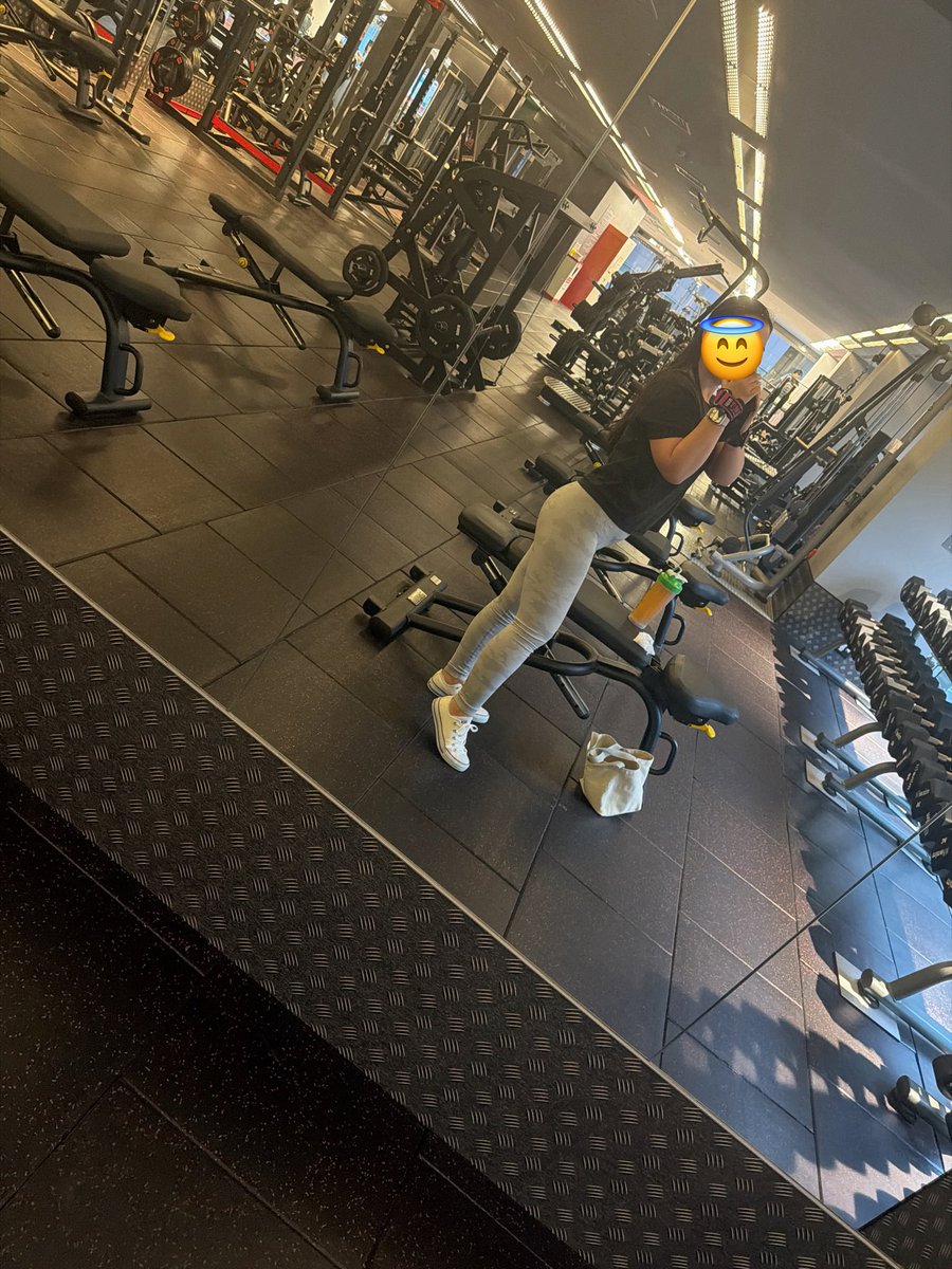 ebichaebi's tweet photo. おはようございます☀️2日OFFにしたから意地で来たけどなんかテンション上がらず🫠でもちゃんと来ただけ100点、がんばろ！ https://t.co/E2Pe0x9Alm