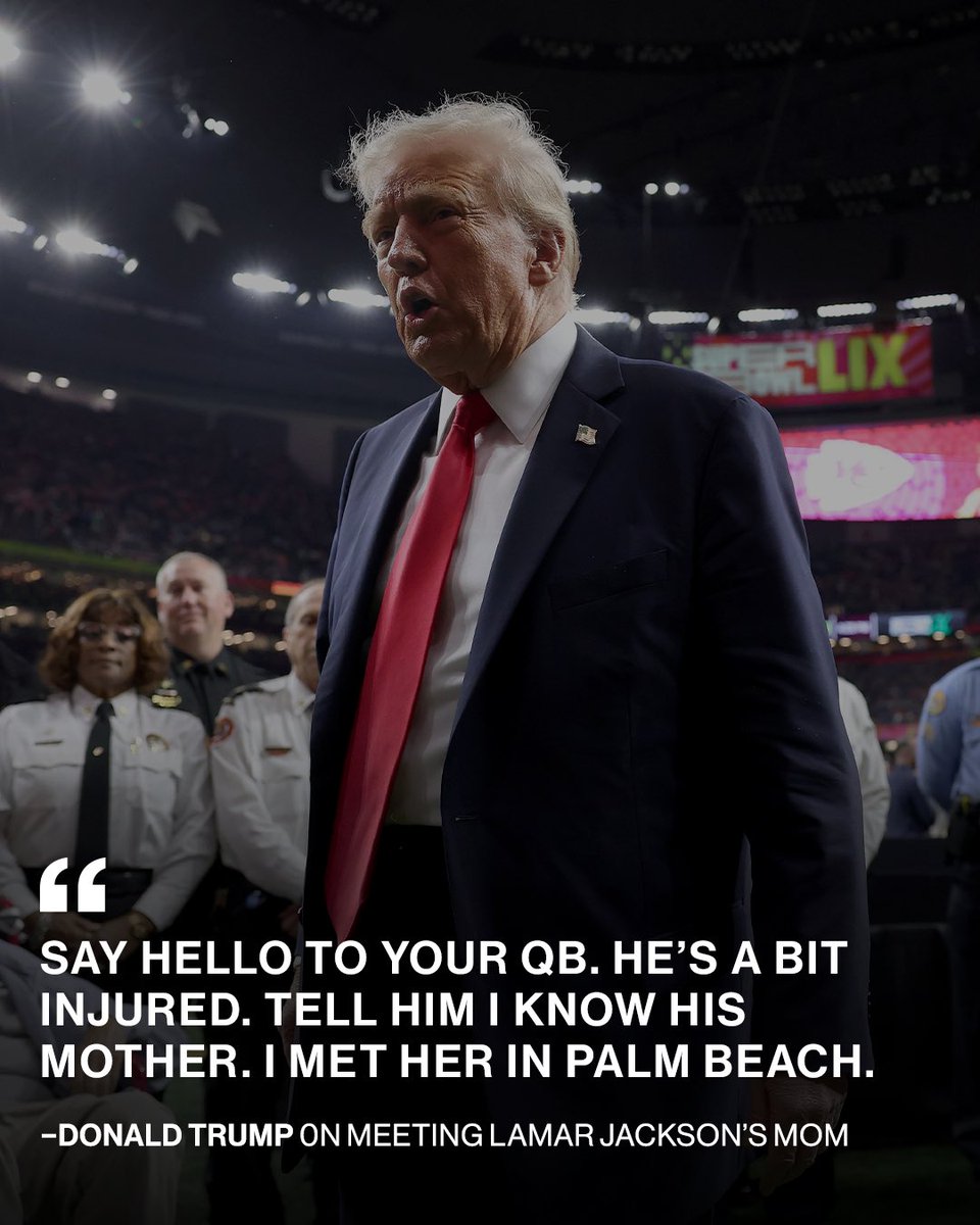 ComplexSports's tweet photo. Donald Trump had a message for Lamar Jackson 👀 While speaking to Marlon Humphrey in Baltimore, Trump asked him to say hello to his quarterback and added, “Tell him I know his mother.”

📸 Getty https://t.co/8NcVdLNdZE