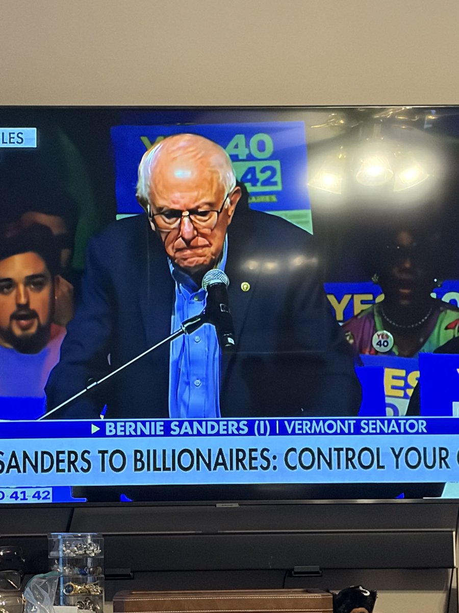 constance_dryja's tweet photo. This ASSHOLE SAID HOW MANY JETS DOES ONE NEED??  He spent over 550,000 in JETS SO FAR GHID YEAR??  What a HYPOCRITE https://t.co/2g9iOoGqH7