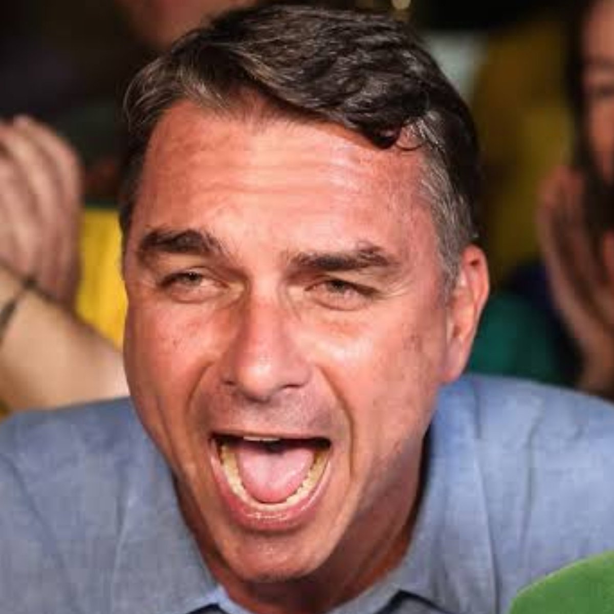 mspbra's tweet photo. 🚨 Partido NOVO fecha com Flávio Bolsonaro no 2º turno

O Partido Novo oficializa nesta quarta (7) o apoio oficial a Flávio Bolsonaro na disputa presidencial. https://t.co/9FG6b5hNoE