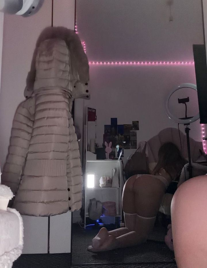 Alissaluv_'s tweet photo. a lil bit of spoiling for y’all :p

#egirl #meow #nsfwtwt #nsfw #ass #lewd #horny https://t.co/QGKXUuHix2