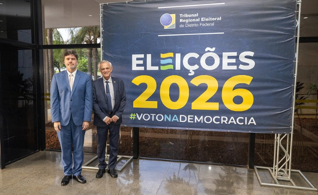 mpdft's tweet photo. MPDFT acompanha eleições no DF e avalia primeiro turno como seguro e tranquilo. Saiba mais: https://t.co/6wZaC4ZWF8 #mpdft #eleitoralmpdft https://t.co/npDchn7UsI