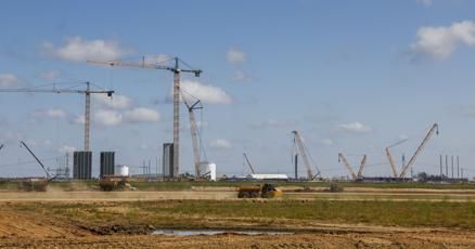 NOLAnews's tweet photo. Data centers, LNG, SpaceX expected to boost Louisiana employment by 55,000 jobs over next two years https://t.co/eq5NLBwojS https://t.co/OFzltIN8Zm