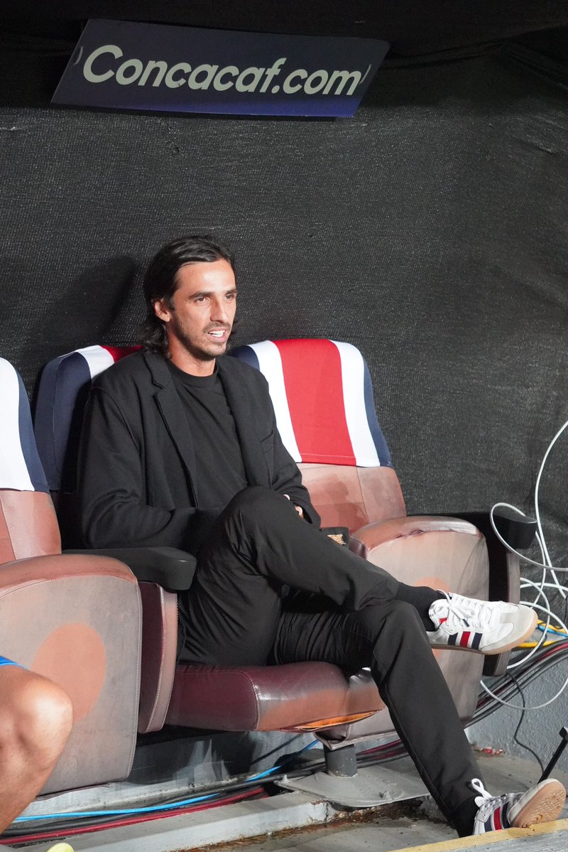 tdmascrc's tweet photo. Decisión tomada, Bryan Ruiz marcará el camino https://t.co/NBexqcaHbM