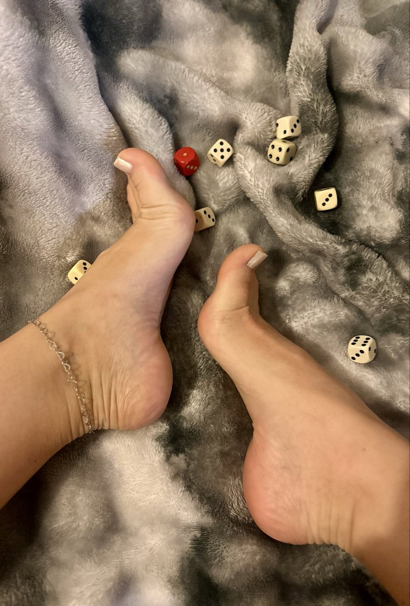 Miss_KiraWntr's tweet photo. 🔥RT-Game🔥

Spieler @sklavejoergH hat das RT-Game-Feld beim PayPigopoly erwürfelt… somit dürfen jetzt alle mitspielen 🔥

💸 2/2/2
⏰ 10 Minuten
✏️ 2 Kommentare https://t.co/QS0faaNWPG