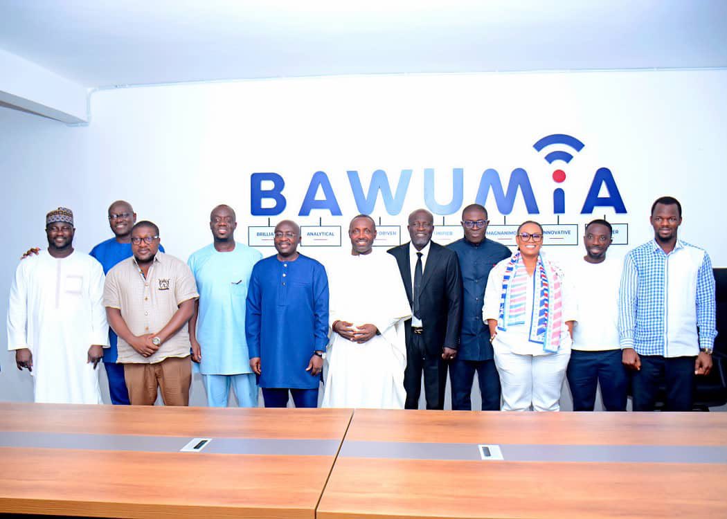 Shac_man_'s tweet photo. This is beautiful. Newly elected national executives of the NPP paid a courtesy call on Dr Bawumia, leader & flagbearer of the NPP.
#OnePartyOnePurpose
#Bawumia2028 https://t.co/pPD9EKvjGD