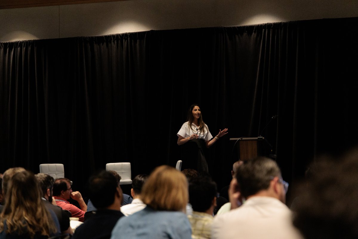 Q2_Software's tweet photo. #DevDays26 has officially begun! 🚀

Abeer Thomson and Jordan Hager brought the energy with a look at where the Q2 platform is headed followed by a customer panel with Mission Fed Credit Union and @ForbrightBank, moderated by Katie Tackett! 

#Q2DevDays https://t.co/VFwl5AKmEg