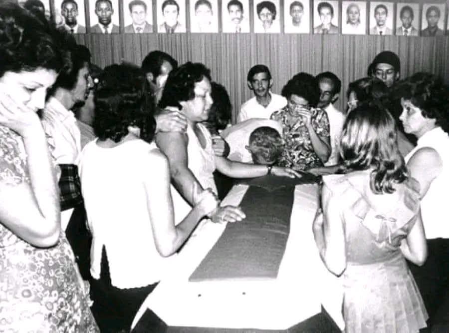 Frank44169795's tweet photo. El Crimen de Barbados ocurrió el 6 de octubre de 1976, cuando una bomba destruyó en pleno vuelo el avión CU-455 de Cubana de Aviación poco después de despegar de Bridgetown, Barbados. Murieron las 73 personas a bordo de ellos 57 eran cubanos.
 #TenemosMemoria https://t.co/VkddRNhVj1