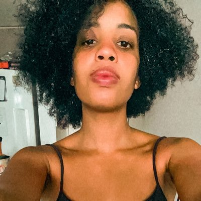therightbrasil's tweet photo. @juliberato @joaocotista "Ela é muito mal diagramada, tanto na cara quanto no corpo."

A PESSOA QUE ESCREVEU: https://t.co/Q4oqf2923h