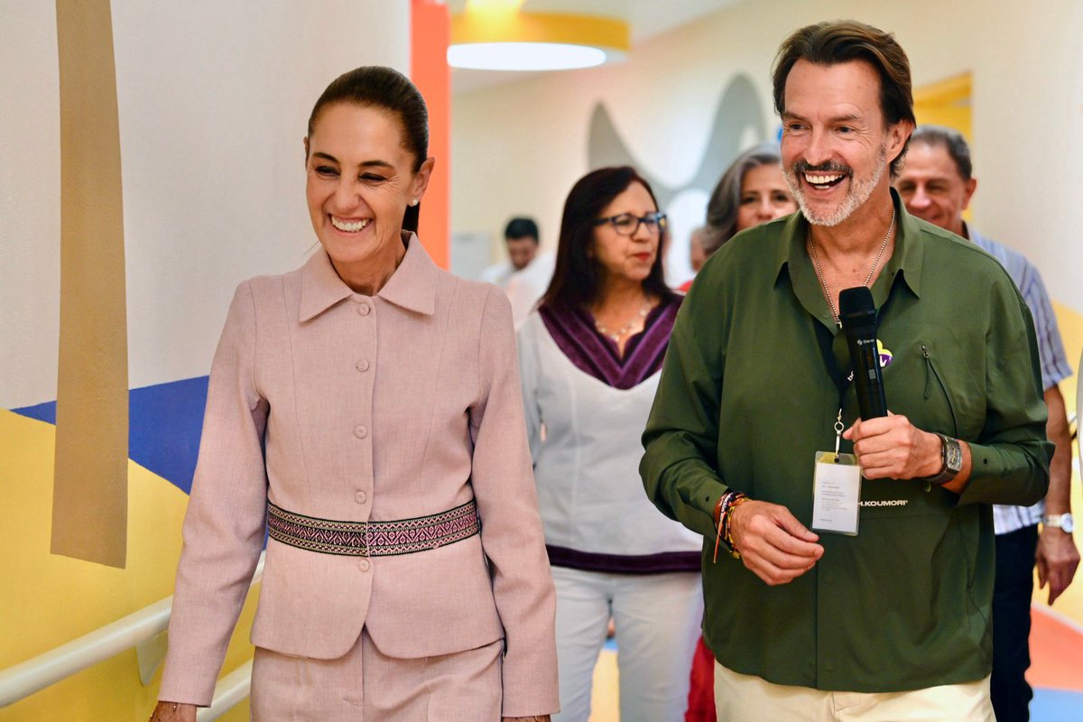 Letamaya's tweet photo. Acompañamos a la presidenta @Claudiashein en la Inauguración del Centro de Rehabilitación e Inclusión Infantil @TeletonMexico en #Colima

Las niñas y niños derechohabientes de la #PensiónPersonasConDiscapacidad ahora cuentan con un espacio para tomar terapias de rehabilitación gratuitas, desarrollar sus capacidades y autonomía. Las familias encontrarán respaldo, fraternidad, cariño y respeto, contribuyendo a su tranquilidad y #bienestar. 

Juntas y juntos construimos una sociedad más incluyente.

@indira_vizcaino
@ChobiLanderos