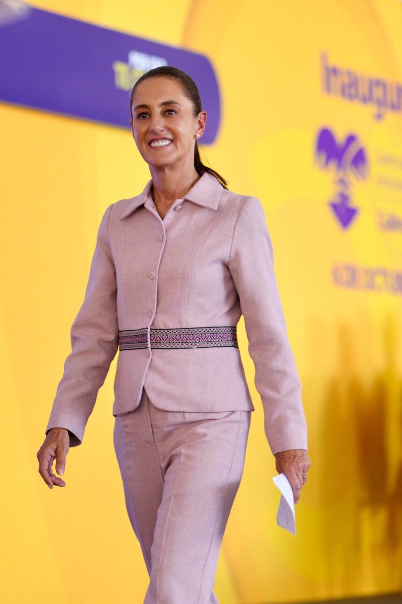 Letamaya's tweet photo. Acompañamos a la presidenta @Claudiashein en la Inauguración del Centro de Rehabilitación e Inclusión Infantil @TeletonMexico en #Colima

Las niñas y niños derechohabientes de la #PensiónPersonasConDiscapacidad ahora cuentan con un espacio para tomar terapias de rehabilitación gratuitas, desarrollar sus capacidades y autonomía. Las familias encontrarán respaldo, fraternidad, cariño y respeto, contribuyendo a su tranquilidad y #bienestar. 

Juntas y juntos construimos una sociedad más incluyente.

@indira_vizcaino
@ChobiLanderos