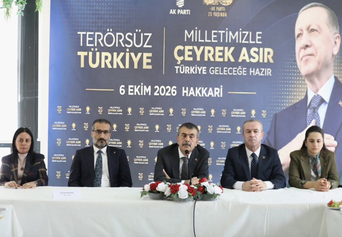 CumhurDemir_'s tweet photo. 📍 Hakkari

Millî Eğitim Bakanımız Sayın Prof. Dr. @Yusuf__Tekin ve İl Başkanımız Sayın @KayaZeydin’in katılımlarıyla; sivil toplum kuruluşlarımız, oda ve sendika temsilcilerimizle bir araya geldik.

Terörsüz Türkiye, kardeşlik ve birlik hedeflerimizi istişare ettik. Türkiye Yüzyılı Maarif Modeli ile evlatlarımızın geleceğini, köklerimizden aldığımız güçle inşa ediyoruz.

Cumhurbaşkanımız ve Genel Başkanımız Sayın Recep Tayyip Erdoğan’ın liderliğinde; huzur, kardeşlik ve birlik iklimini hep birlikte büyütmeye devam edeceğiz.
 
Kıymetli Bakanımıza ve tüm katılımcılarımıza teşekkür ediyorum.

@RTErdogan
 @Akparti
@abuyukgumus 
@MustafaAlkayis 
@byildiz63